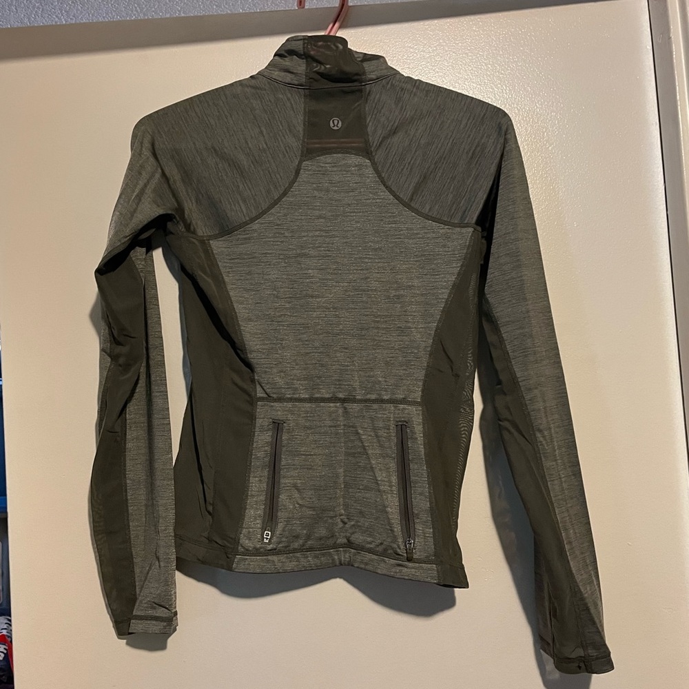 LULULEMON *RARE* CATCH ME AIR JACKET - Picture 6 of 11